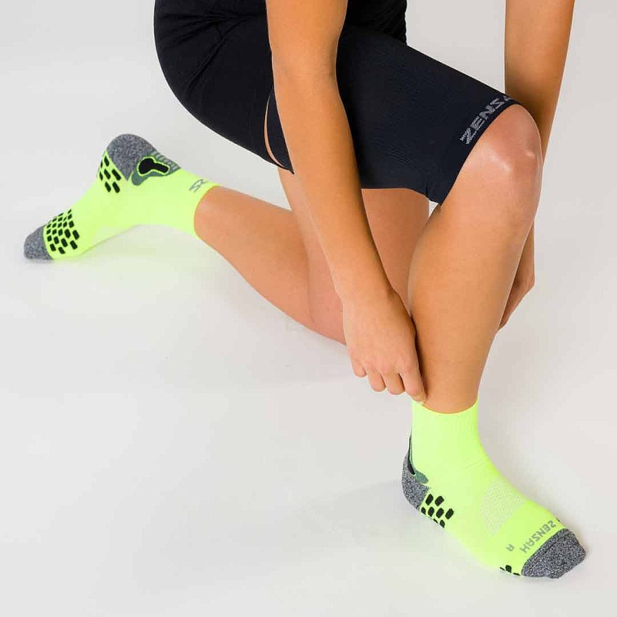 Women Zensah Athletic Socks | 3D Dotted Running Socks